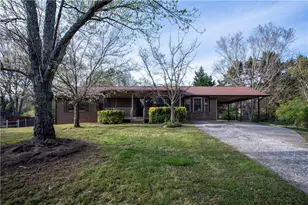 98 Laurie Ct, Hiram, GA 30141 - Photo 2