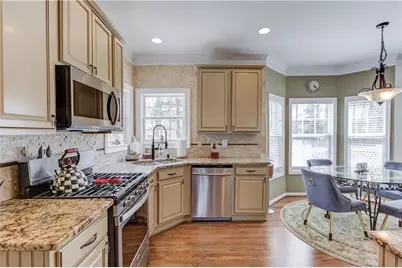 262 Sandhurst Court, Suwanee, GA 30024 - Photo 6