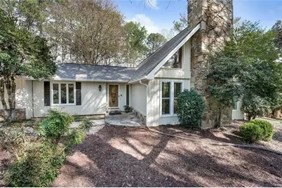 9635 Red Bird Lane, Johns Creek, GA 30022 - Photo 2