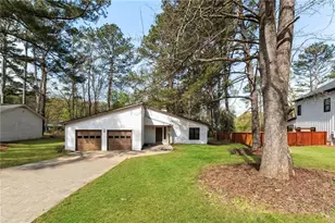 9383 Woodknoll Way, Jonesboro, GA 30238 - Photo 2