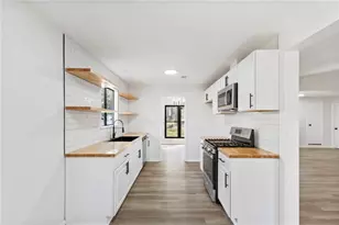 9383 Woodknoll Way, Jonesboro, GA 30238 - Photo 16