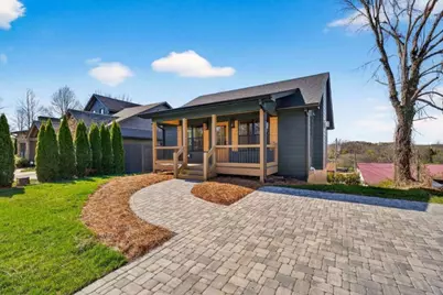 318 E Second Street, Blue Ridge, GA 30513 - Photo 2