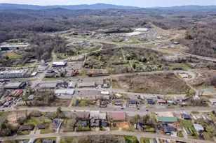 318 E 2nd St, Blue Ridge, GA 30513 - Photo 36