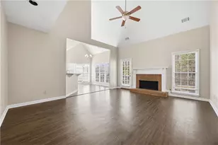 10560 Victory Gate Dr, Alpharetta, GA 30022 - Photo 6