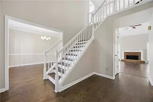 10560 Victory Gate Dr, Alpharetta, GA 30022 - Photo 2