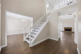10560 Victory Gate Dr, Alpharetta, GA 30022 - Photo 2