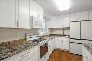 330 Winding River Dr, Atlanta, GA 30350 - Photo 2