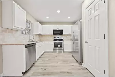 212 Knollside Court, McDonough, GA 30252 - Photo 8