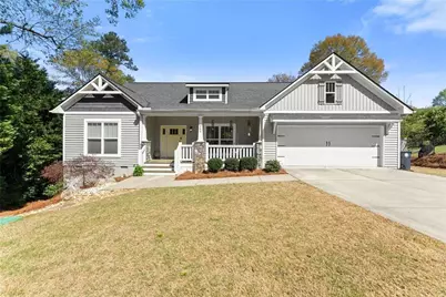 464 Holly Place, Gainesville, GA 30501 - Photo 2