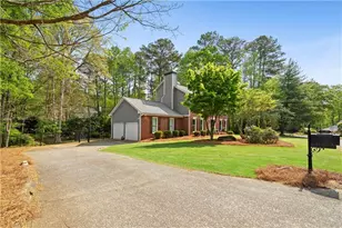8085 Willow Tree Way, Alpharetta, GA 30005 - Photo 2