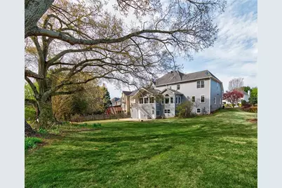 555 Hembree Grove Overlook, Roswell, GA 30076 - Photo 2