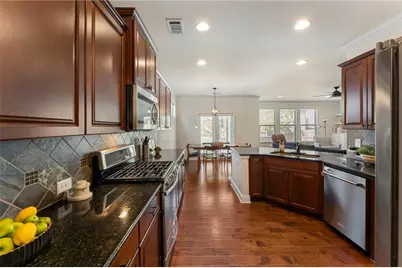 704 Hedge Brook Drive, Woodstock, GA 30188 - Photo 12