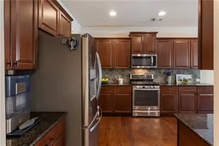 704 Hedge Brook Dr, Woodstock, GA 30188 - Photo 16