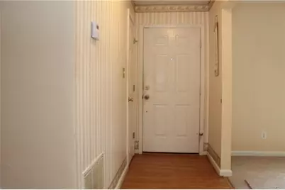 829 Carlingford Place, Lithonia, GA 30058 - Photo 4