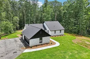 2725 Glendale Dr NE, Conyers, GA 30013 - Photo 2