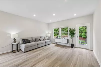 7846 Marie Way, Fairburn, GA 30213 - Photo 6