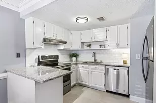 1050 Sasha Ln, Roswell, GA 30075 - Photo 8