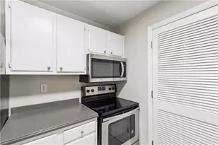 309 Granville Ct, Atlanta, GA 30328 - Photo 18