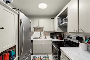 3060 Pharr Ct, Atlanta, GA 30305 - Photo 10