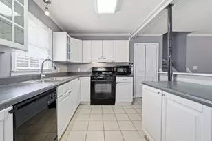 4002 Summer Pl, Snellville, GA 30039 - Photo 18