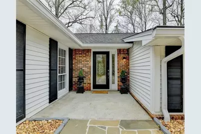 5000 Redcliff Court, Dunwoody, GA 30338 - Photo 2