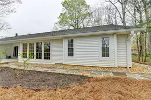 5000 Redcliff Ct, Dunwoody, GA 30338 - Photo 36