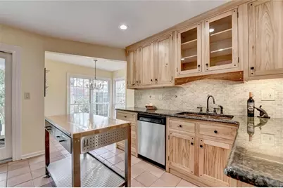 5000 Redcliff Court, Dunwoody, GA 30338 - Photo 6