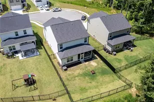 470 Shasta Ct, Hoschton, GA 30548 - Photo 2