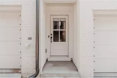 152 Chestnut Circle, Atlanta, GA 30342 - Photo 4