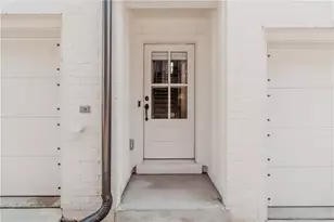 152 Chestnut Cir, Atlanta, GA 30342 - Photo 4