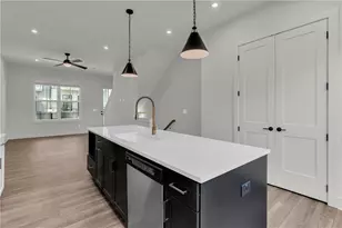 152 Chestnut Cir, Atlanta, GA 30342 - Photo 8