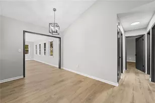 7823 Chase Woods Dr, Jonesboro, GA 30236 - Photo 8