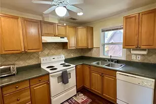 592 Scott Cir, Decatur, GA 30033 - Photo 10