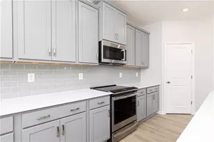 85 Hickory Grove Ave, Lawrenceville, GA 30046 - Photo 6