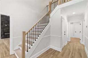 7170 Riverside Dr, Sandy Springs, GA 30328 - Photo 32