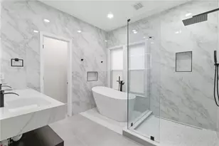 7170 Riverside Dr, Sandy Springs, GA 30328 - Photo 32