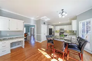 1381 Providence Dr, Lawrenceville, GA 30044 - Photo 8