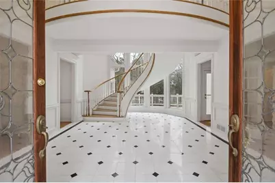 8500 Valemont Drive, Sandy Springs, GA 30350 - Photo 4