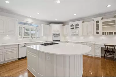 8500 Valemont Drive, Sandy Springs, GA 30350 - Photo 12