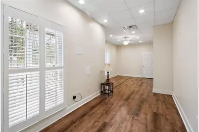 8500 Valemont Drive, Sandy Springs, GA 30350 - Photo 44