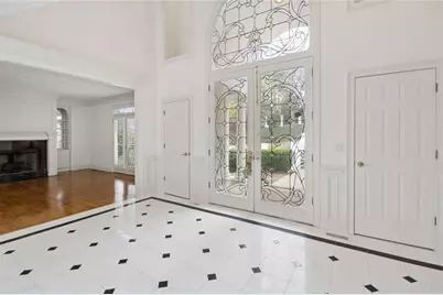 8500 Valemont Drive, Sandy Springs, GA 30350 - Photo 6
