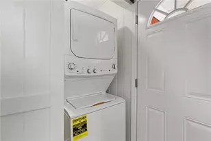 628 S Evelyn Pl NW, Atlanta, GA 30318 - Photo 16