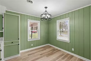 628 S Evelyn Pl NW, Atlanta, GA 30318 - Photo 10