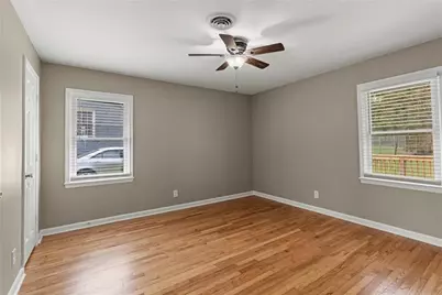 628 S Evelyn Place NW, Atlanta, GA 30318 - Photo 12