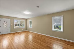 628 S Evelyn Pl NW, Atlanta, GA 30318 - Photo 4