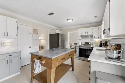 609 Farmbrook Trail NE, Kennesaw, GA 30144 - Photo 10