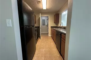 13202 Fairington Ridge Cir, Lithonia, GA 30038 - Photo 6