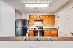 13202 Fairington Ridge Cir, Lithonia, GA 30038 - Photo 10