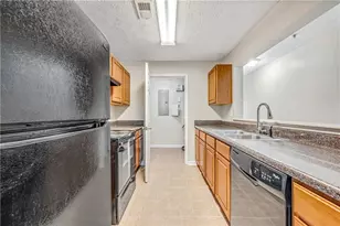 13202 Fairington Ridge Cir, Lithonia, GA 30038 - Photo 8