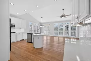 5395 Harbury Ln, Suwanee, GA 30024 - Photo 10